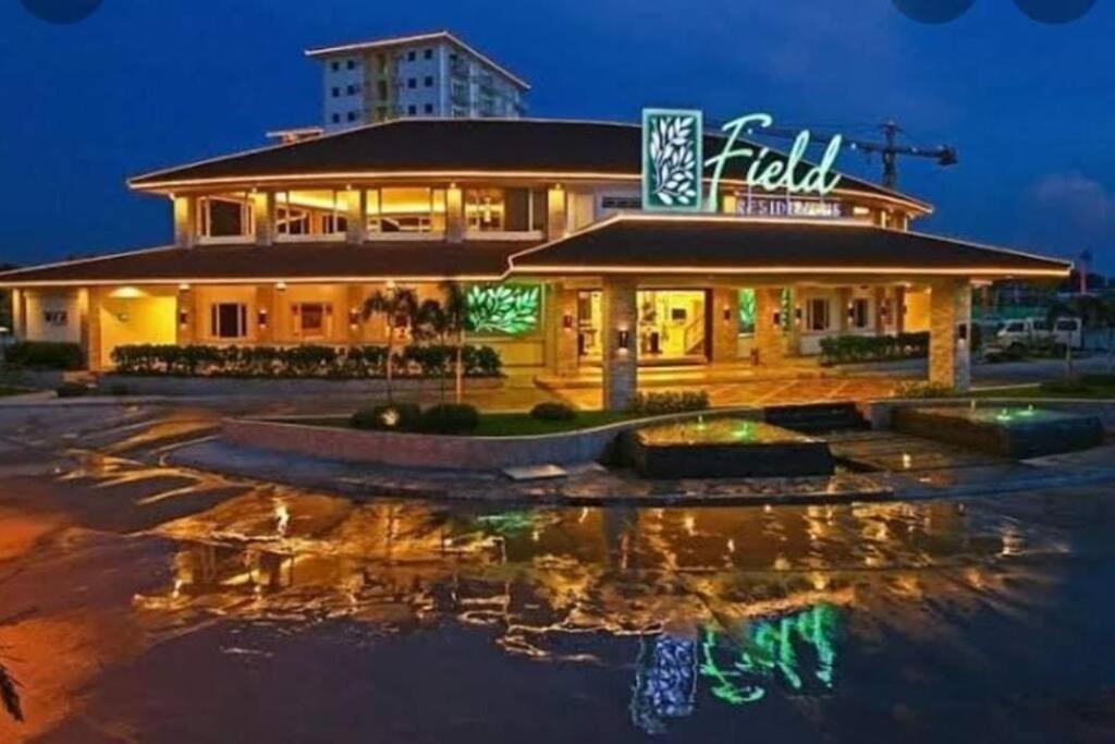 Field Residences Paranaque City Esterno foto